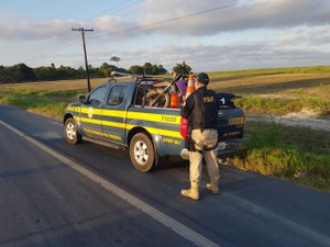 PRF recupera em Pilar motocicleta roubada de Limoeiro de Anadia