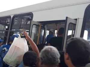 Passageiros reclamam de tumulto durante embarque em terminal de ônibus