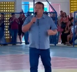 Prefeito convoca reunião em ginásio e promove demissão em massa de contratados