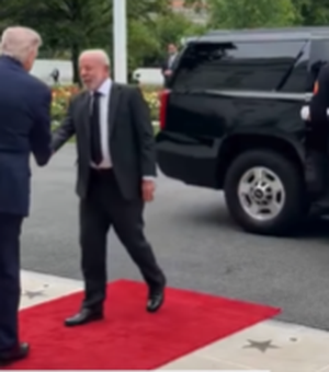 Presidente Lula chega à Casa Branca para encontro com Trump