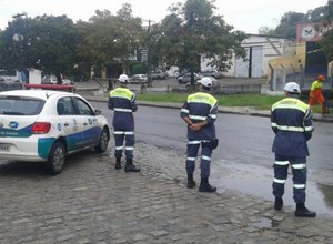 SMTT auxilia fluxo de veículos em diversos pontos da cidade