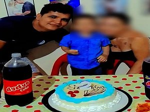 Pai é demitido após foto com refrigerante rival na festa do filho de 2 anos