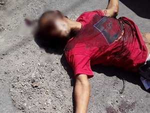 Homem é assassinado em frente ao terminal de ônibus do Mercado da Produção