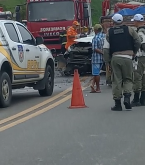 Acidente na Ladeira do Catolé em Maceió deixa motorista preso às ferragens