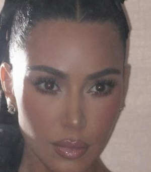 Kim Kardashian disse a assaltantes que precisava viver, segundo estilista