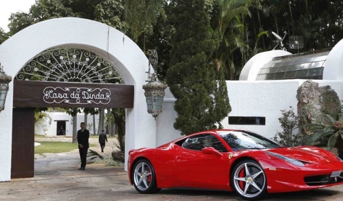 Veículos apreendidos na Casa da Dinda estão com mais de R$343 mil em dívidas de IPVA