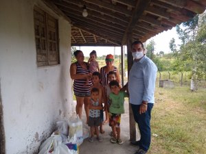 [Vídeo] Solidariedade: família da zona rural de Arapiraca recebe ajuda após matéria do 7Segundos