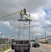 SMTT conserta semáforos na AL-220 em Arapiraca
