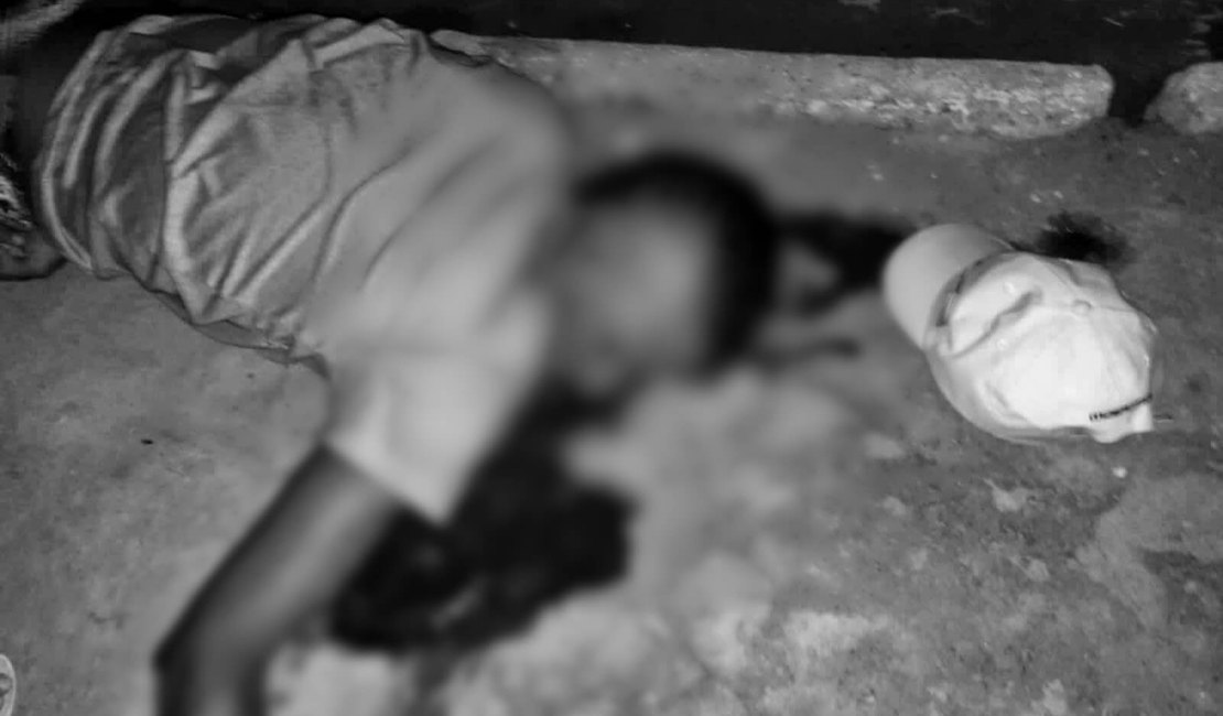 Jovem morre e namorada fica ferida durante atentado em Campo Alegre