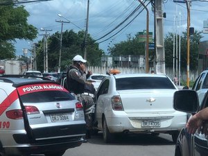 [Vídeo] Três são detidos após perseguição na AL-220 em Arapiraca