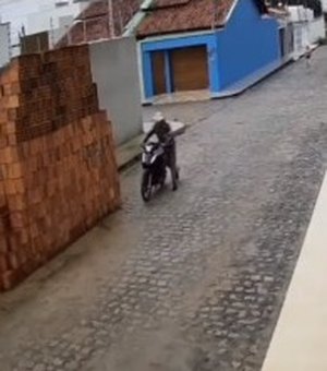 Homem furta moto no bairro Verdes Campos, em Arapiraca