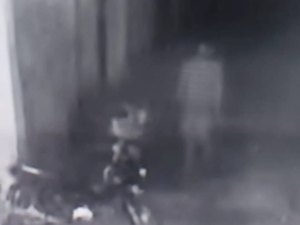 Câmeras de segurança flagram furto de moto em estacionamento de Arapiraca