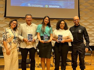 Policial penal de AL recebe homenagem em Brasília por gestão no sistema prisional alagoano