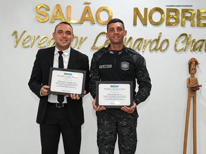 Policiais de folga de AL e PE que salvaram homem são homenageados