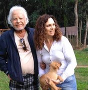 Cid Moreira surge barbudo aos 89 anos e adota três cães