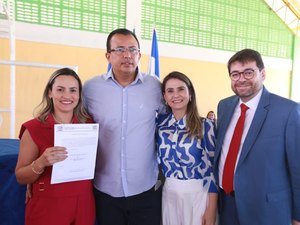 Prefeitura de Lagoa da Canoa empossa servidores aprovados em concurso público