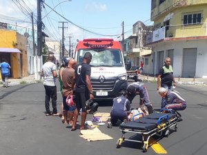 Colisão entre e carro e moto deixa mulher de 54 anos ferida na Ponta Grossa