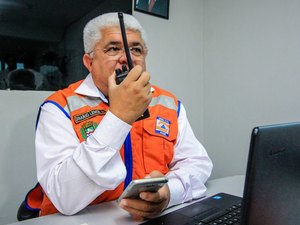 Defesa Civil atende mais de 80 ocorrências por risco ou queda de árvores na capital