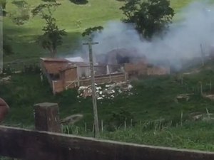 Explosão em fábrica de fogos deixa pessoa ferida em Ibateguara