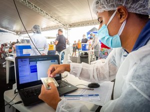 Maceió envia 98% de dados da vacinação em tempo real