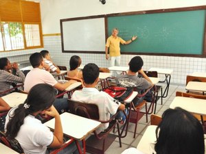 Cerca de 25% dos adolescentes alagoanos estão fora da sala de aula