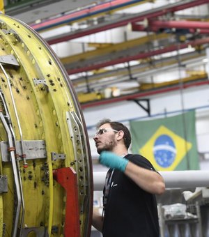 Economia brasileira recua 1,5% no primeiro trimestre