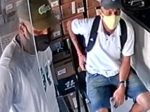 [Vídeo] Homens armados assaltam loja de som automotivo em Maceió