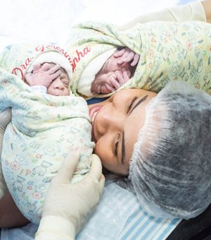 Gêmeos nascem empelicados em São Pedro da Aldeia, no RJ