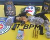 PM apreende máscara do Coringa, armas e drogas em ‘estoque’ de facção criminosa