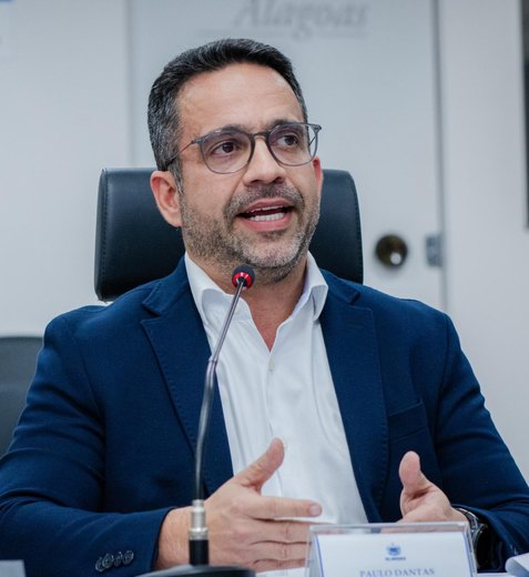 Governo de Alagoas antecipa folhas de novembro e dezembro e paga 13º salário