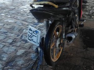 Acidente entre um carro e moto deixa uma pessoa ferida na AL 101 Sul 