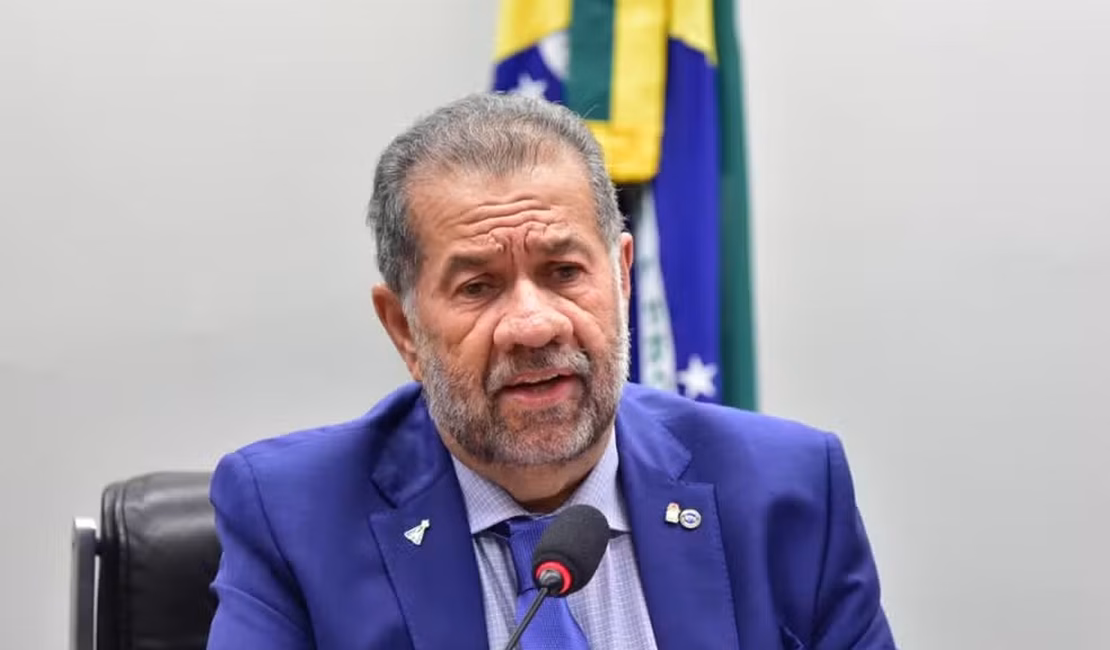 Lupi deixa Ministério da Previdência após escândalo de fraudes no INSS