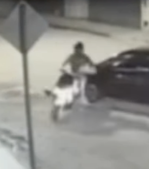 Empresário sofre escoriações ao ter motocicleta atingida por motorista imprudente em Palmeira dos Índios