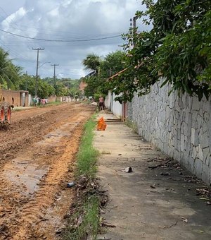 Prefeitura de Maceió faz restaurações em rua no bairro de Ipioca