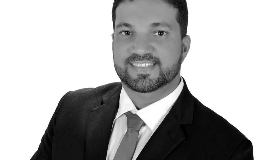 Corpo de advogado que morreu afogado após tentar salvar o filho é sepultado em Arapiraca