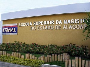 Esmal divulga o resultado final de processo seletivo para estágio em Direito; confira