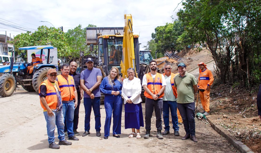 Prefeita acompanha fase final das obras da Avenida Norte/Sul, em Palmeira dos Índios