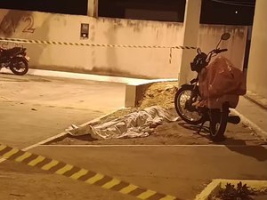 Homem é assassinado com tiros na cabeça em condomínio residencial de Maceió
