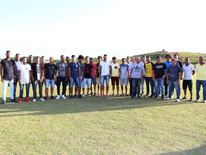 Elenco do Portocalvense se apresenta para a disputa da Série B do Alagoano