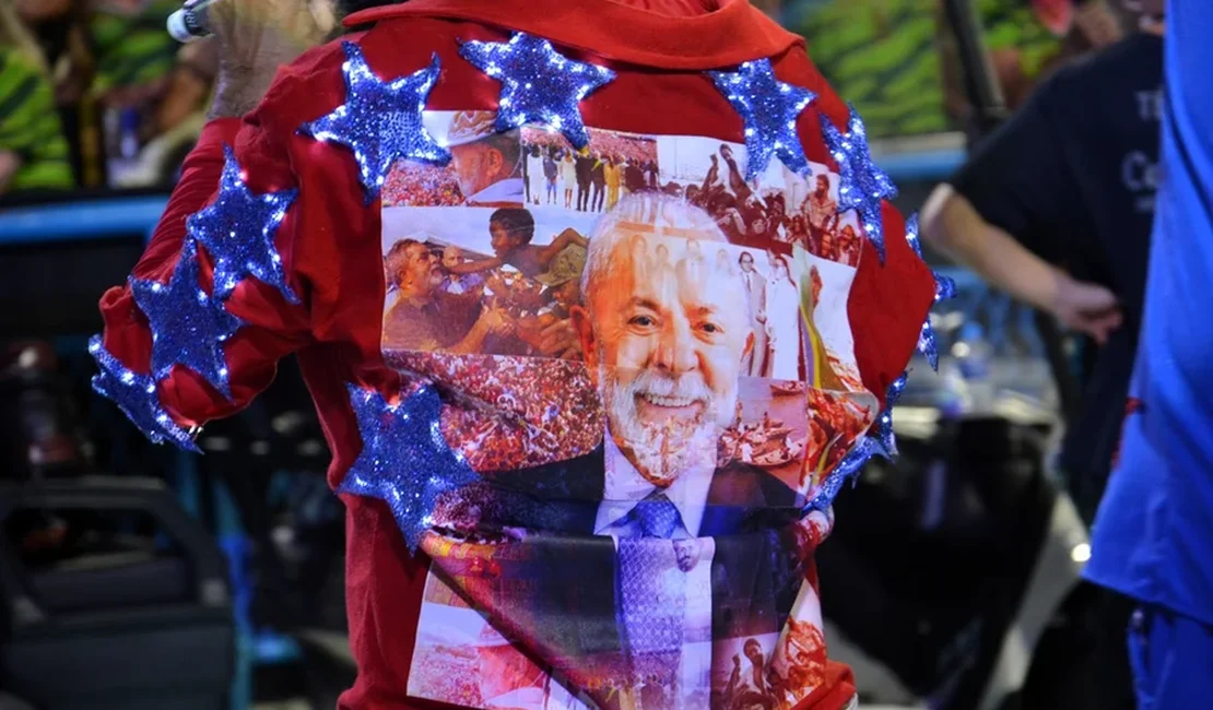 Escola de samba que homenageou Lula é rebaixada para a Série Ouro