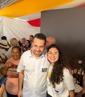 Ao lado de Boulos, Teca Nelma destaca a importância do fim da escala 6x1