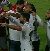 Jogadores do Operário-PR brigam com torcedores do Vila Nova em jogo da Série B
