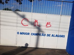 CT do CSA é alvo de vandalismo e tem muro e portão pichados