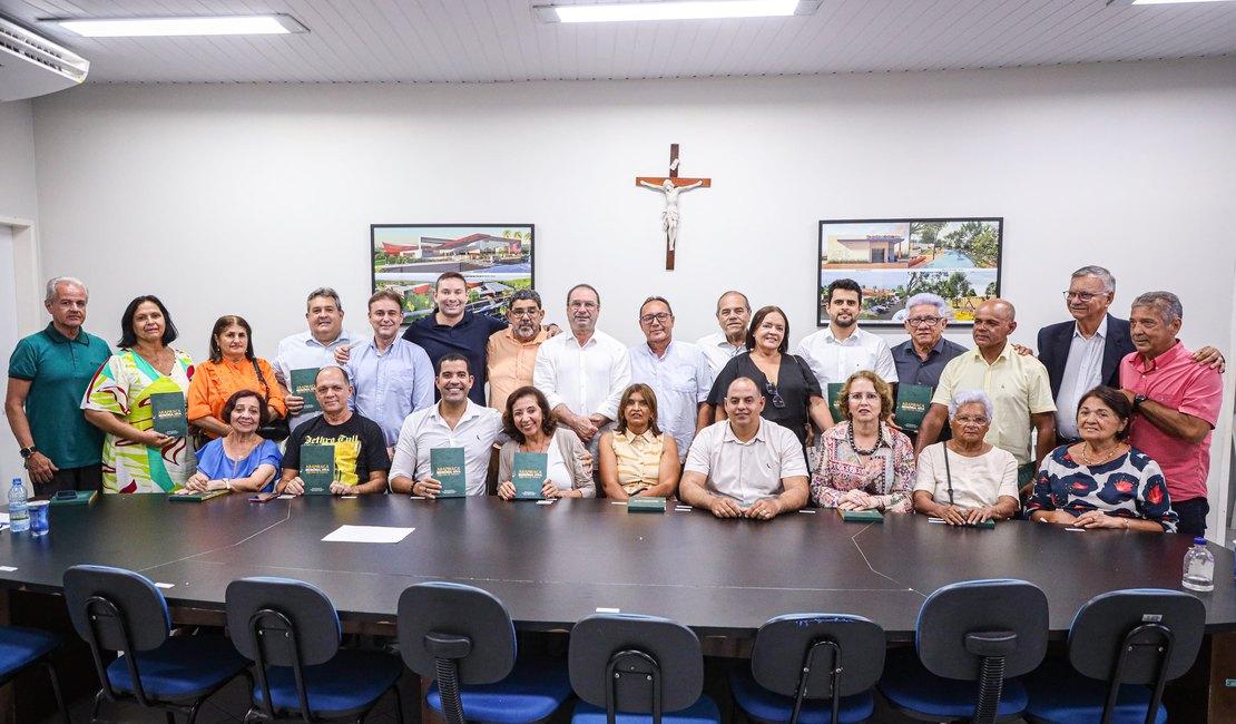 Prefeitura de Arapiraca homenageia mais 22 personalidades que construíram o desenvolvimento do município