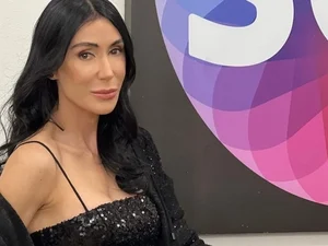 SBT anuncia Michelle Barros como apresentadora do Carnaval 2023