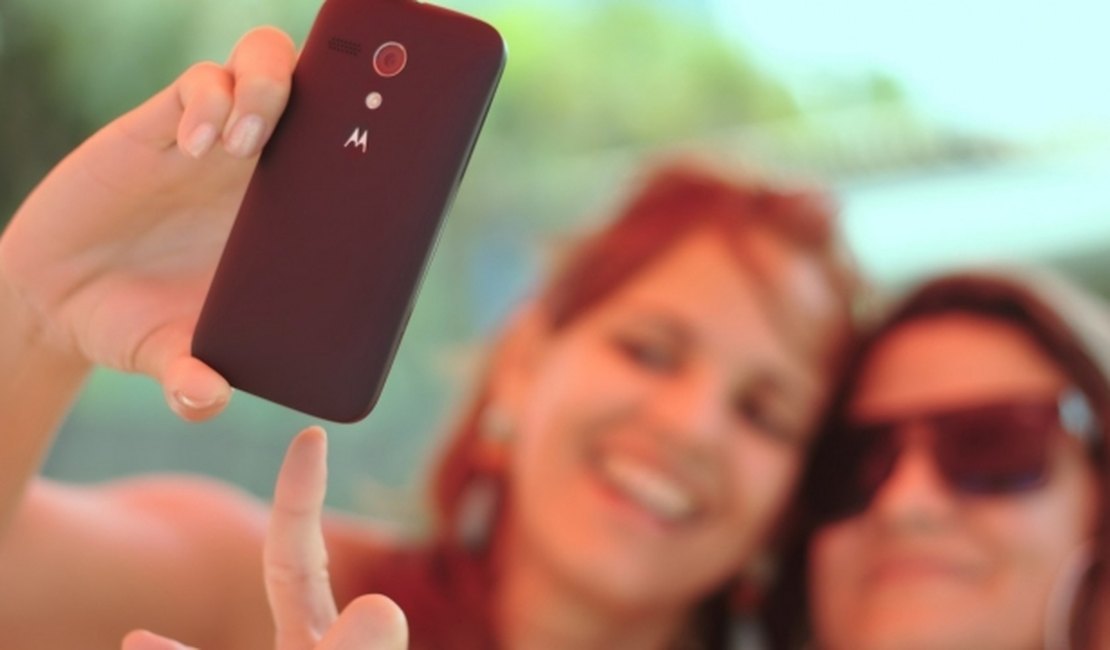 Um algoritmo melhora suas selfies mudando o ângulo da foto após ser tirada