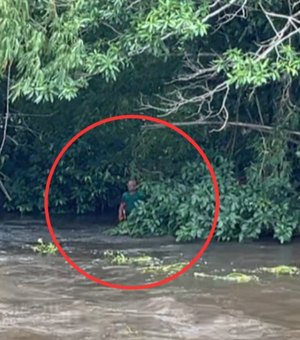 Idoso de 71 anos fica ilhado em Rio Paraíba após ser arrastado pela correnteza