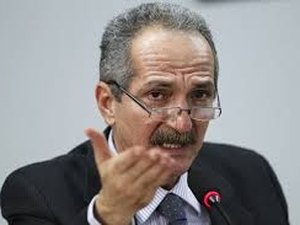 Alagoano, ministro Aldo Rebelo é citado na Lava Jato