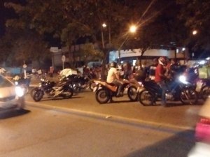 Grupo protesta contra liberação de acusado de atropelar motociclista