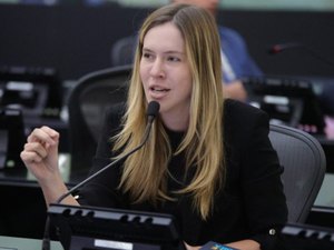 Cibele Moura anuncia que fim dos fogos com estampido em Alagoas será a partir de 2026